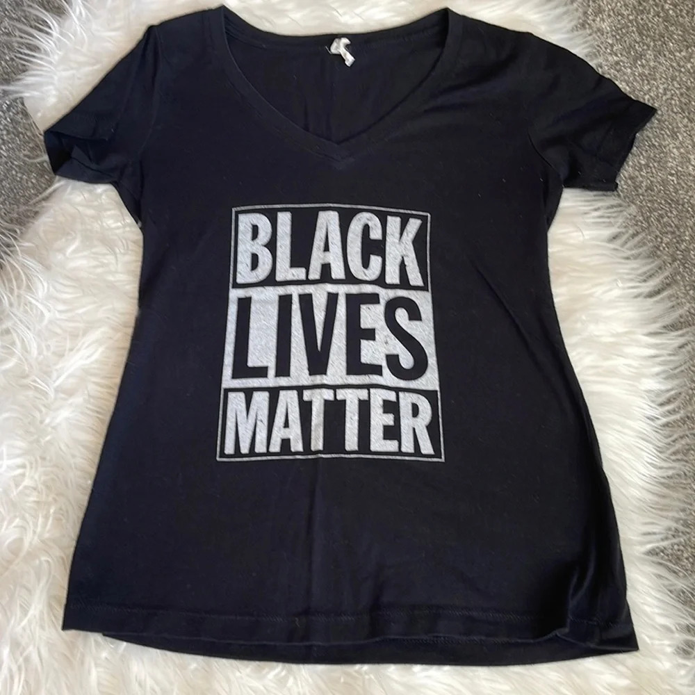 Women’s social justice Black Lives Matter v-neck t-shirt Small